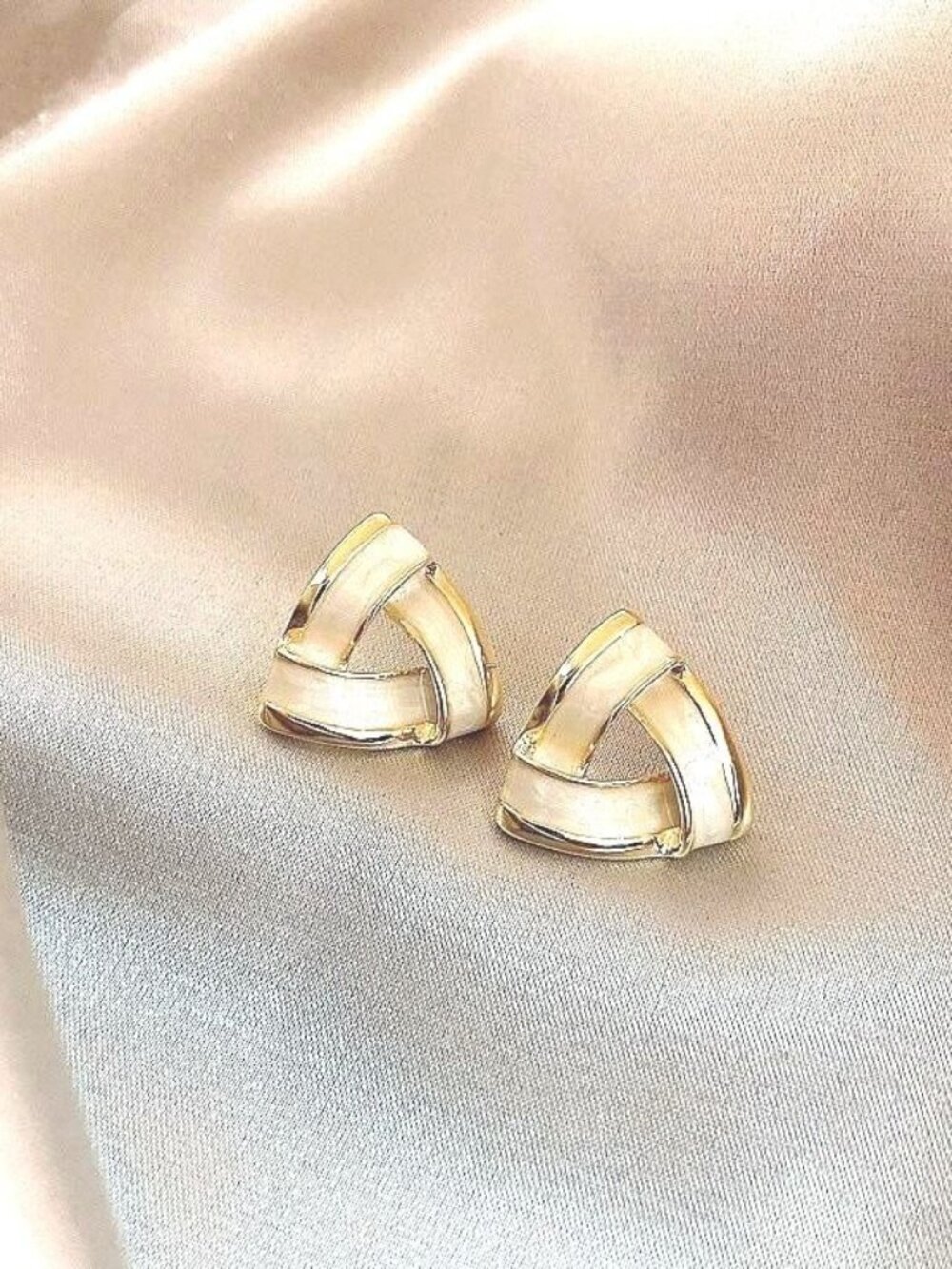 Aspen Artistic Cream White Drip Spun Enamel Open Triangle Earrings Gift Packaged